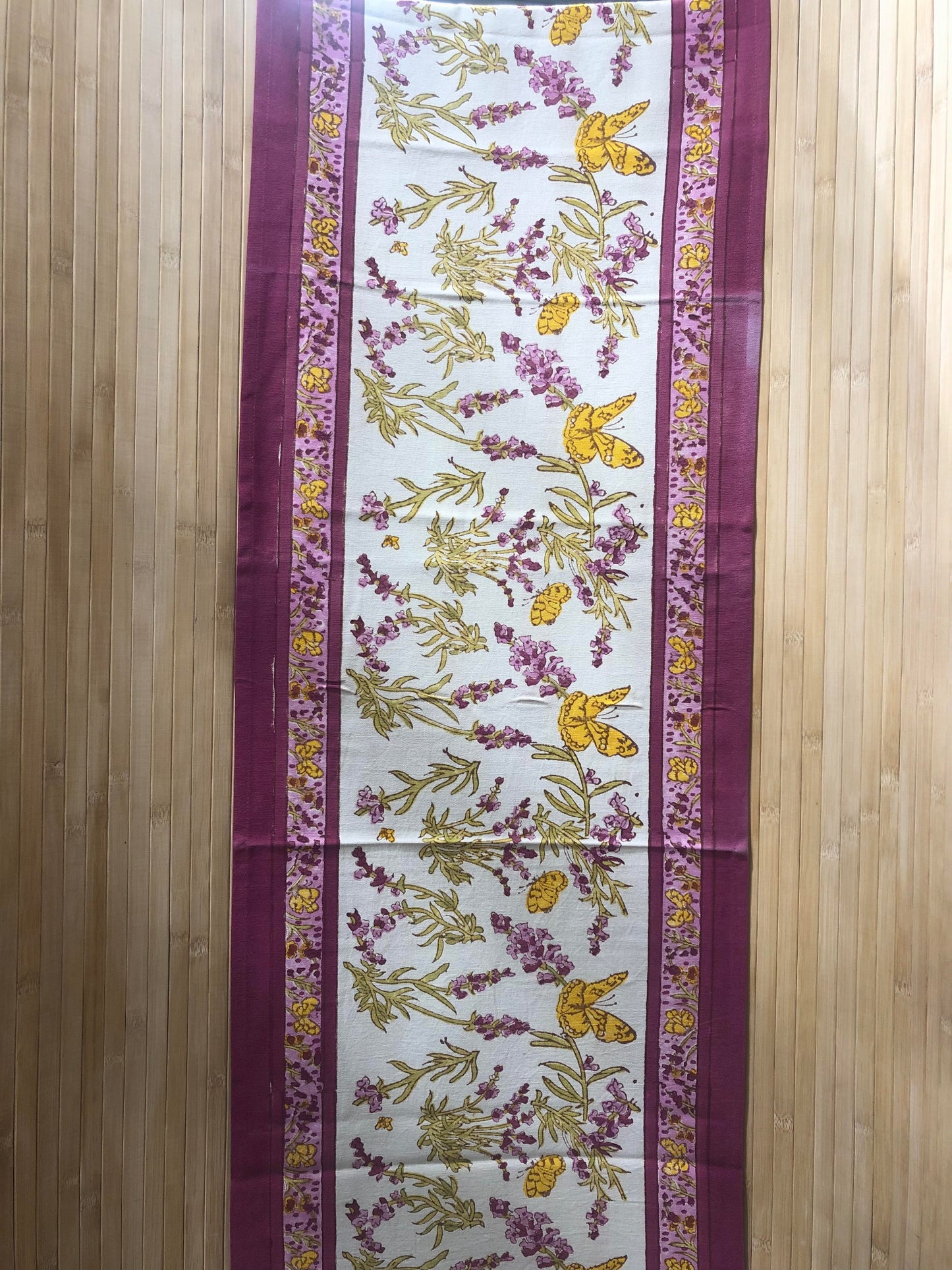 Chemin de table Couleur Nature Lavande papillon en coton artisanal