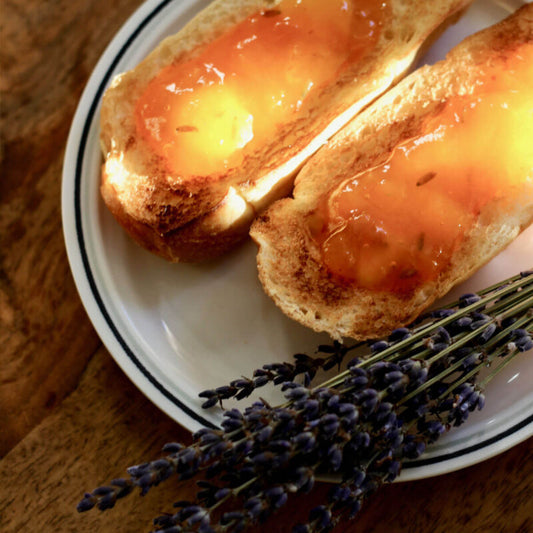 Confiture extra d'abricots au thym sauvage du Domaine de leos
