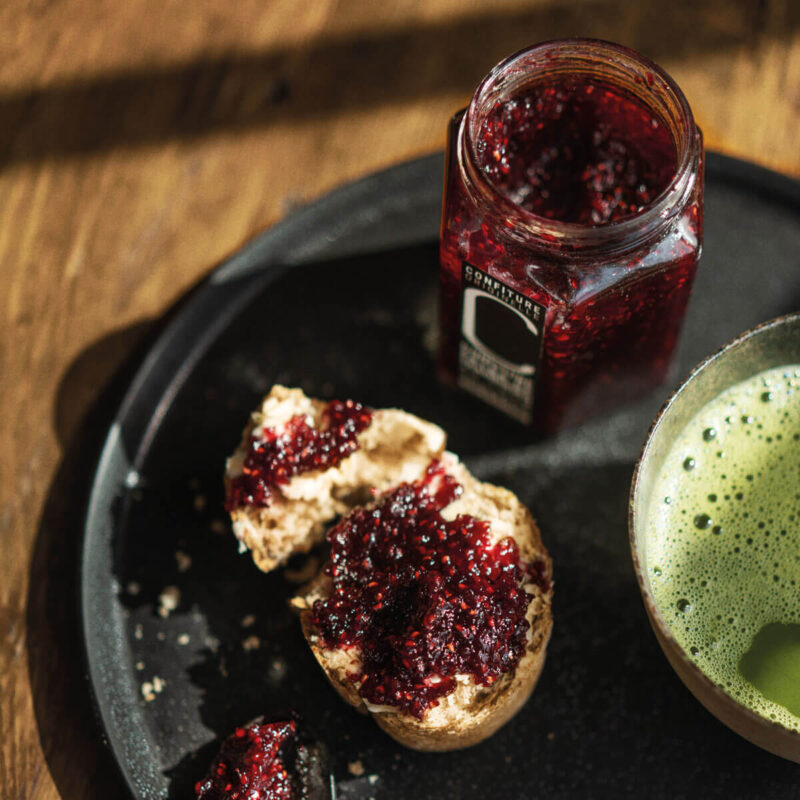 Confiture extra de framboises au thym sauvage Domaine de leos